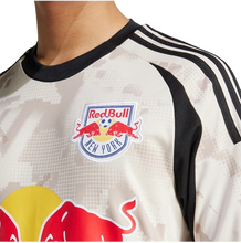 Carregar imatge al visor de la galeria,CAMISETA 1A EQUIPACIÓN RED BULL NEW YORK 2025/26
