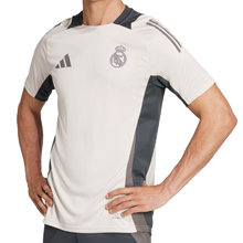 Charger l&#39;image dans la galerie, CAMISETA ENTRENAMIENTO REAL MADRID 2024/25 EDICIÓN CHAMPIONS
